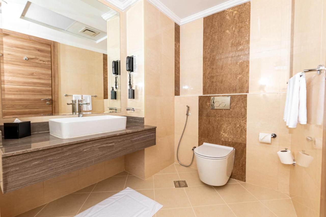 דובאי Pyramisa Hotel Apartments מראה חיצוני תמונה
