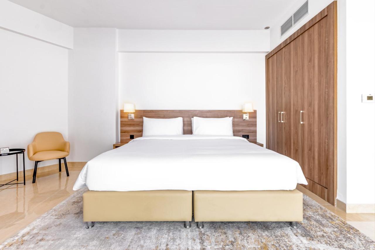 דובאי Pyramisa Hotel Apartments מראה חיצוני תמונה