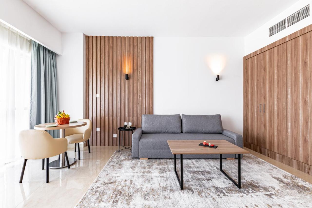 דובאי Pyramisa Hotel Apartments מראה חיצוני תמונה