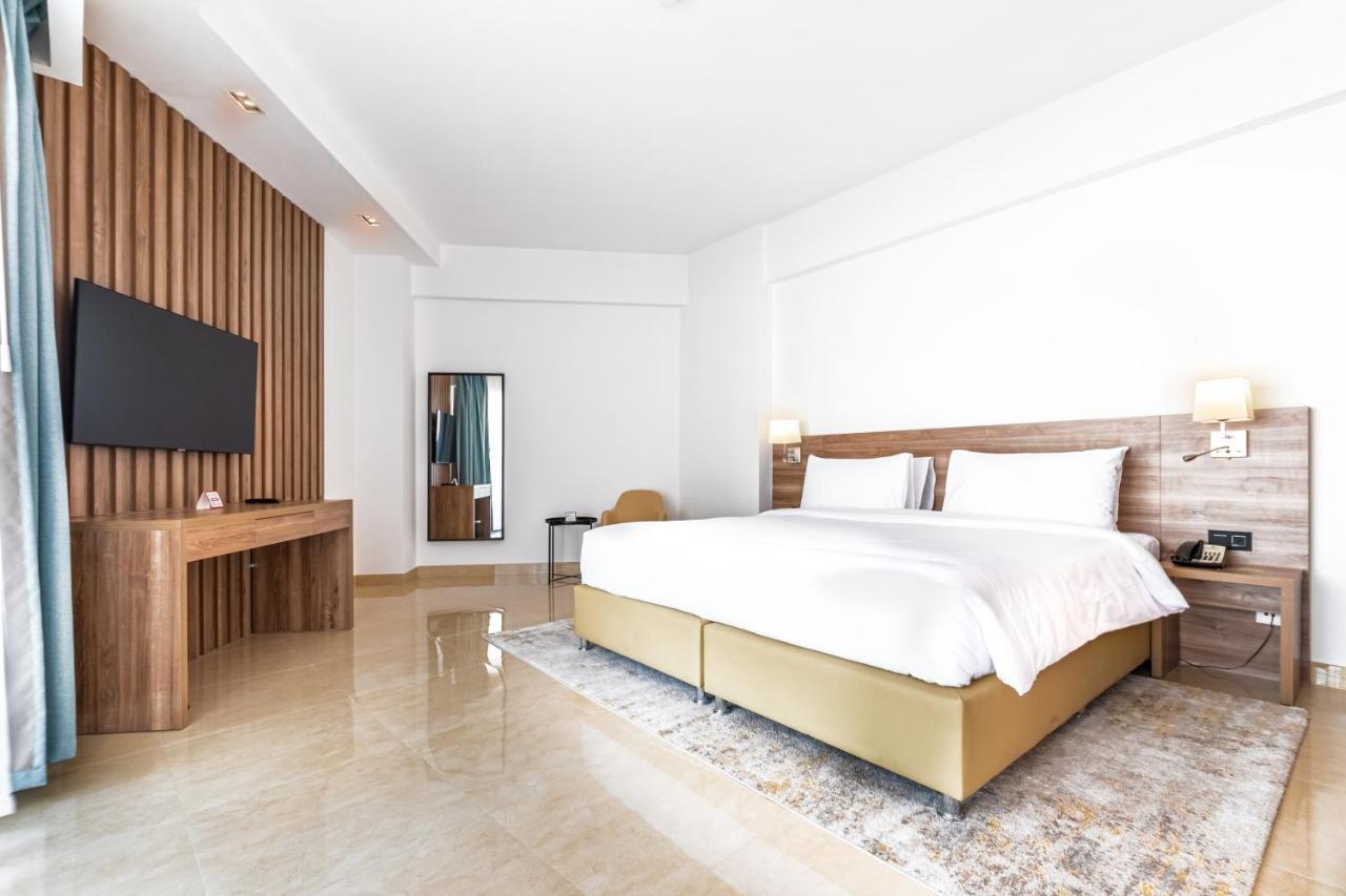 דובאי Pyramisa Hotel Apartments מראה חיצוני תמונה