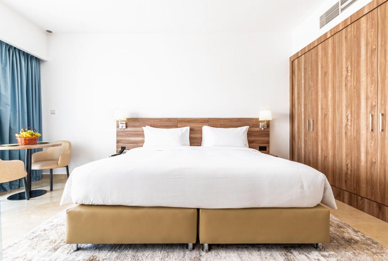 דובאי Pyramisa Hotel Apartments מראה חיצוני תמונה